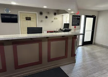 Red Roof Inn & Suites Marysville hotel thumbnail 2