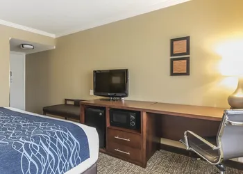 Comfort Inn Sunnyvale - Silicon Valley hotel thumbnail 8