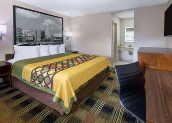 Super 8 by Wyndham Williamsburg/Historic Area hotel thumbnail 6