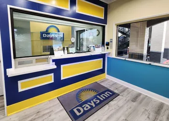 Days Inn by Wyndham Dickinson TX hotel thumbnail 4