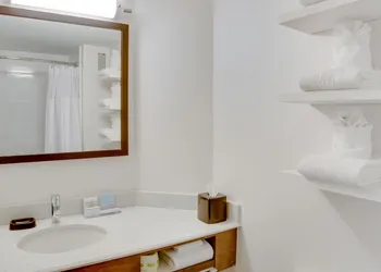 Hampton Inn Harrisonburg - University hotel thumbnail 5