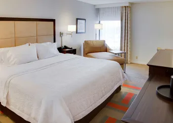Hampton Inn Harrisonburg - University hotel thumbnail 8