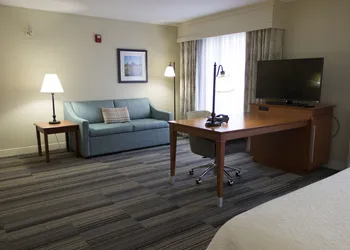 Hampton Inn & Suites Davenport hotel thumbnail 6