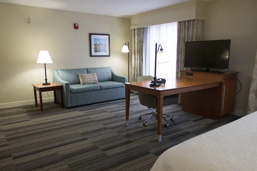 Hampton Inn & Suites Davenport hotel detail image 6