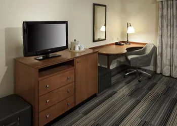 Hampton Inn & Suites Davenport hotel thumbnail 7