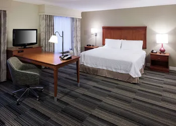 Hampton Inn & Suites Davenport hotel thumbnail 8