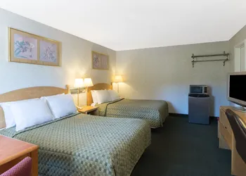 Night Lodge hotel thumbnail 4