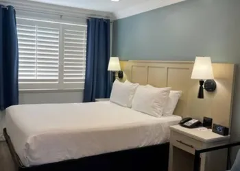 Ramada Limited Redondo Beach hotel thumbnail 4
