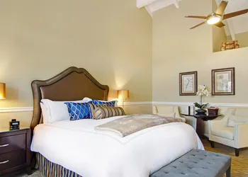 Carriage House Inn hotel thumbnail 2