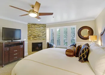 Carriage House Inn hotel thumbnail 4