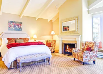 Carriage House Inn hotel thumbnail 5