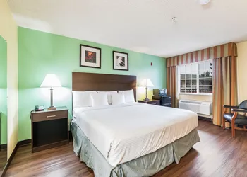 Days Inn by Wyndham Federal Way hotel thumbnail 5