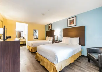 Days Inn by Wyndham Federal Way hotel thumbnail 6
