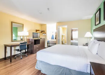 Days Inn by Wyndham Federal Way hotel thumbnail 8