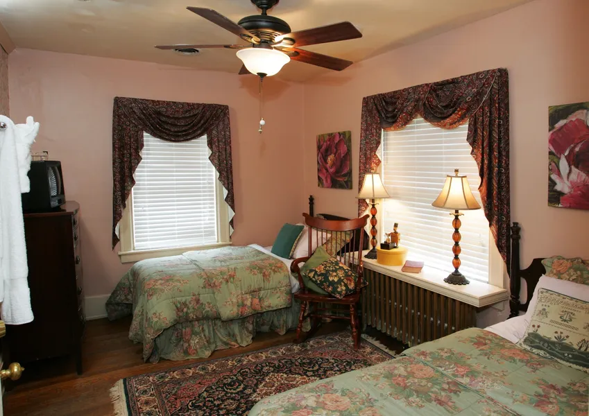Williamsburg Manor B&B hotel detail image 6