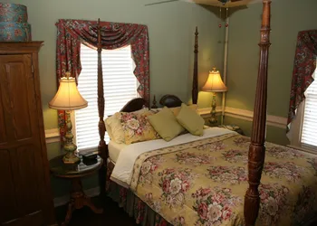 Williamsburg Manor B&B hotel thumbnail 8