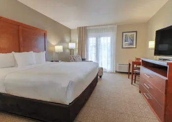 Comfort Inn & Suites At Dollywood Lane hotel thumbnail 2