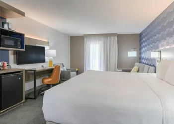 Comfort Inn & Suites At Dollywood Lane hotel thumbnail 6