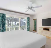 Hilton Vacation Club Charter Club Naples Bay hotel detail image 7