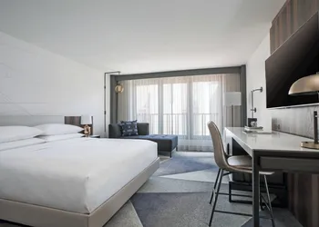 Philadelphia Marriott Old City hotel thumbnail 7