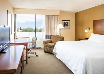 Four Points by Sheraton Chicago O'Hare Airport hotel thumbnail 8
