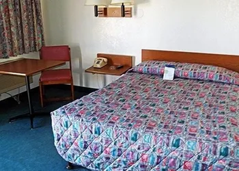 Rodeway Inn Fort Smith I-40 hotel thumbnail 2