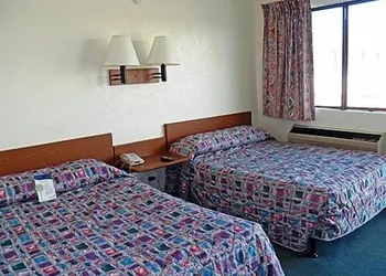 Rodeway Inn Fort Smith I-40 hotel thumbnail 3