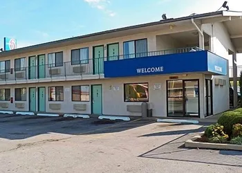 Rodeway Inn Fort Smith I-40 hotel thumbnail 8