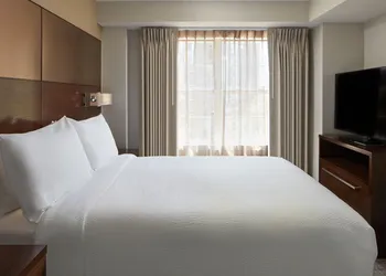 Residence Inn by Marriott Arlington at Rosslyn hotel thumbnail 7