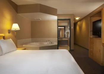 Ramada Plaza by Wyndham Prince George hotel thumbnail 5