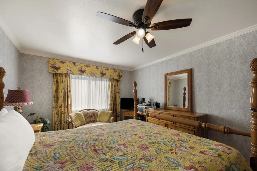 Carmel Inn And Suites hotel detail image 6