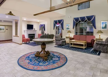 Howard Johnson by Wyndham Mystic hotel thumbnail 3