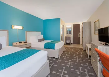 Howard Johnson by Wyndham Mystic hotel thumbnail 4