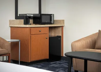 Fairfield Inn & Suites by Marriott Albuquerque Airport hotel thumbnail 6