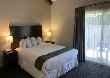 Cannery Row Inn hotel thumbnail 5