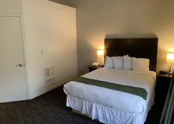 Cannery Row Inn hotel thumbnail 6