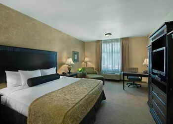 Oxford Suites Boise hotel thumbnail 4