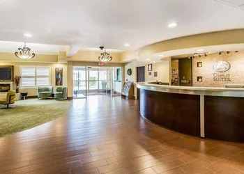 Comfort Suites Fresno River Park hotel thumbnail 2