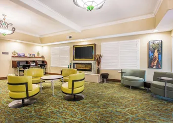 Comfort Suites Fresno River Park hotel thumbnail 5
