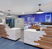 La Quinta Inn & Suites by Wyndham Nashville Airport hotel detail image 3