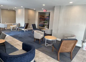 La Quinta Inn & Suites by Wyndham Nashville Airport hotel thumbnail 6