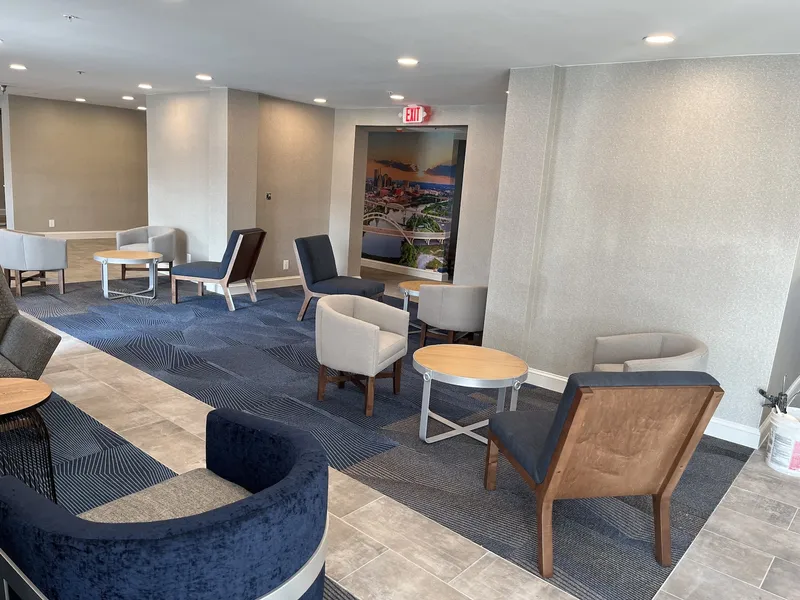 La Quinta Inn & Suites by Wyndham Nashville Airport hotel detail image 6