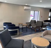 La Quinta Inn & Suites by Wyndham Nashville Airport hotel detail image 7