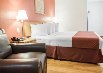 Econo Lodge Albuquerque Old Town hotel thumbnail 7