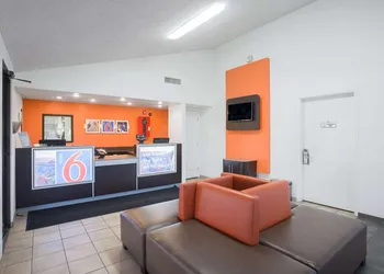 Motel 6 Kingman, AZ - Route 66 West hotel thumbnail 2