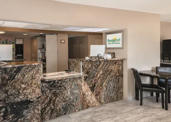 Econo Lodge Inn & Suites Yuma hotel thumbnail 2
