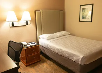 Econo Lodge Inn & Suites Yuma hotel thumbnail 7