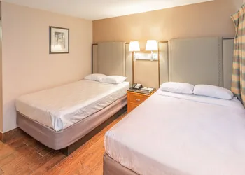 Econo Lodge Inn & Suites Yuma hotel thumbnail 8