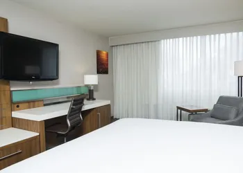 Sonesta Hotel Grand Rapids Airport hotel thumbnail 7