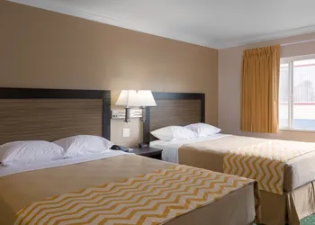 Travelodge by Wyndham Eureka hotel thumbnail 6